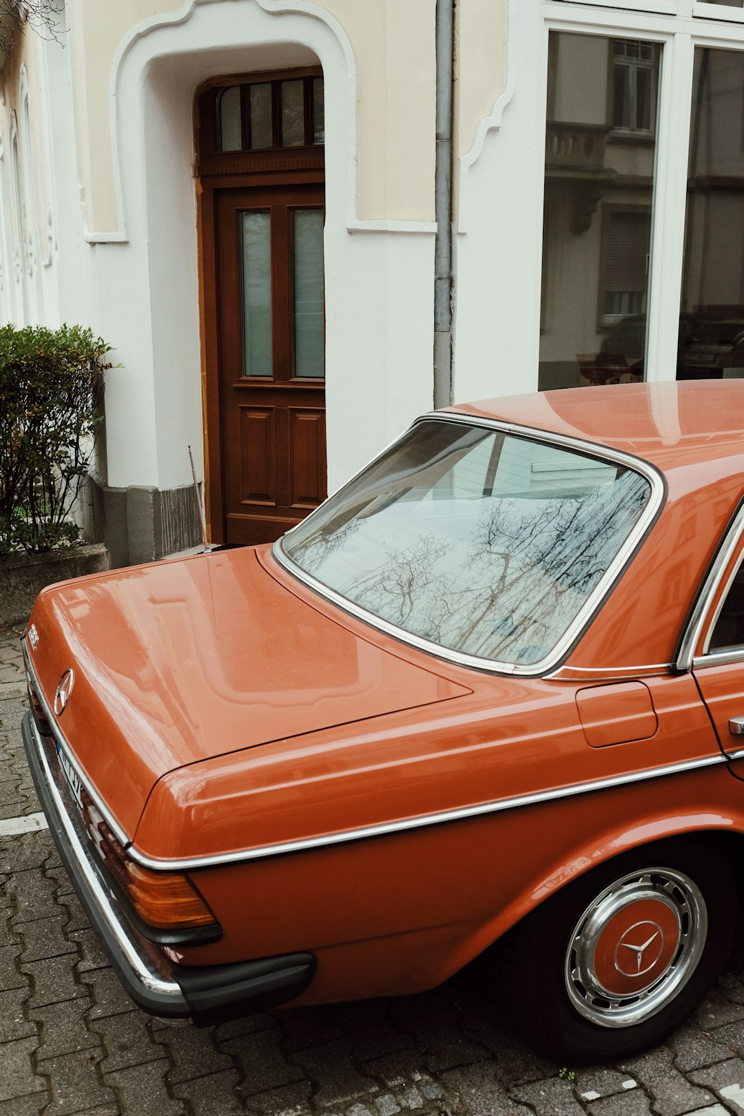 Polissage voiture rouge